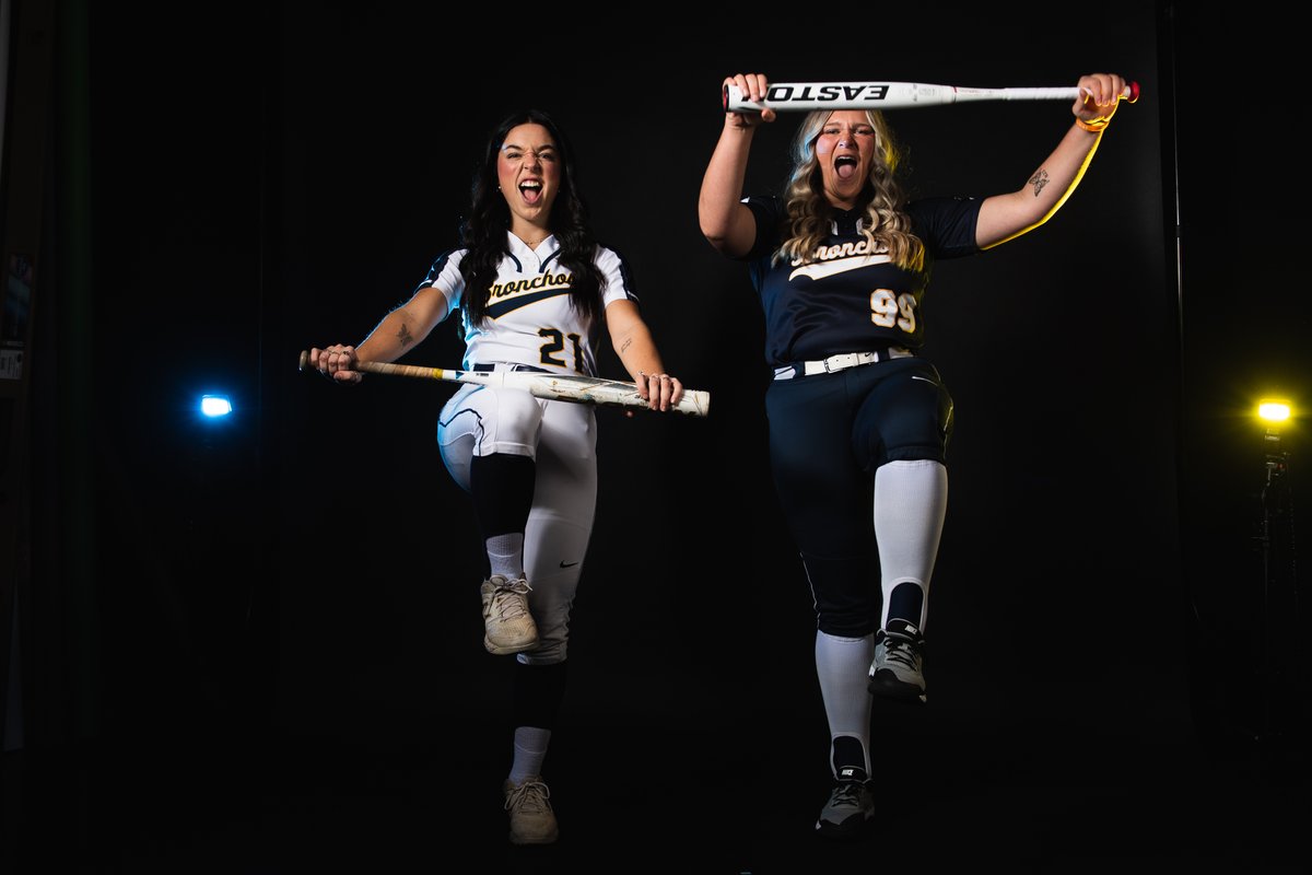 BRONCHOS WIN! No. 5 Central Oklahoma earns a 7-4 victory at Northwest Missouri. Game 2 coming up next.

<a href="/UCOSoftball/">UCOSoftball</a> x #RollChos