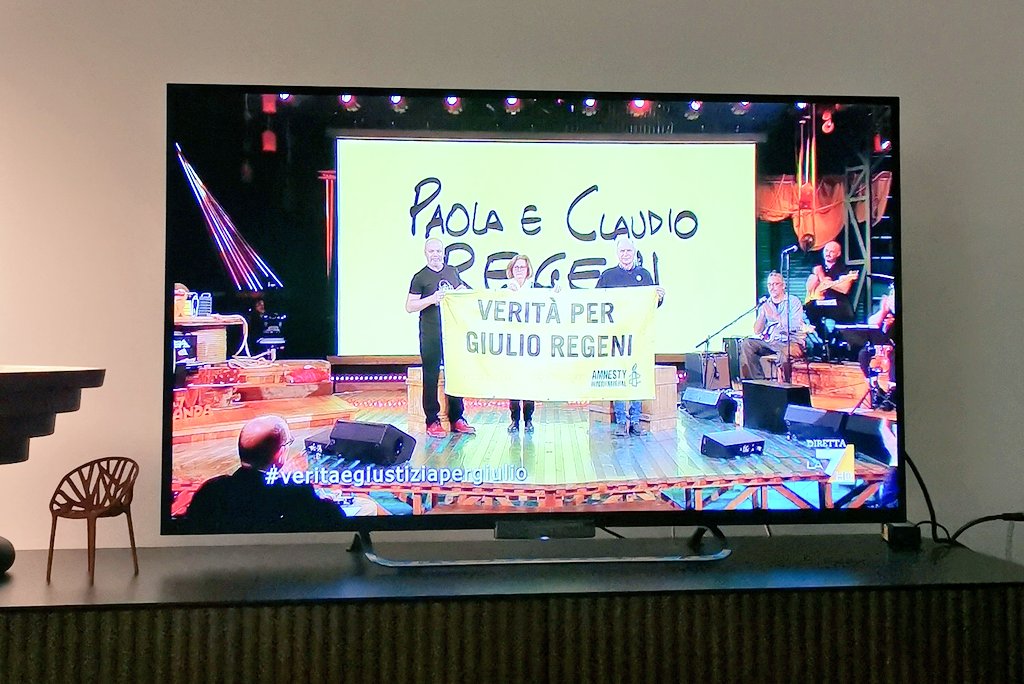 serenabianchini's tweet photo. Stasera i "genitori erranti" di #GiulioRegeni bucano lo schermo. 

Che non accada mai più un dolore come quello di questa famiglia.
#veritaegiustiziapergiulio
#maipiu
@welikeduel
#propagandalive https://t.co/ucw6uSC3Yn