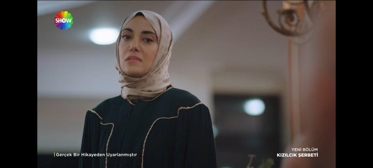 DiziciBagyan's tweet photo. Ceren Yalazoğlu televizyon tarihinde unutulmayacak bir sahneye imza atıyor. Nursema ne güzel haykırdın yüzlerine... #KızılcıkŞerbeti https://t.co/QVqi6vjmxS