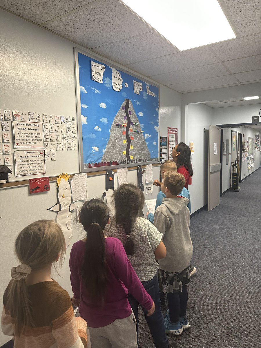 Moving up the Mountain by meeting their individual lead measures! <a href="/j_algrim/">Jillian Algrim</a> <a href="/auzb71/">Suzette Goldsby-Lewi</a> <a href="/TheLeaderinMe/">The Leader in Me</a> @usd457learning <a href="/USD457/">Garden City Public Schools USD 457</a> @DrMDomin84