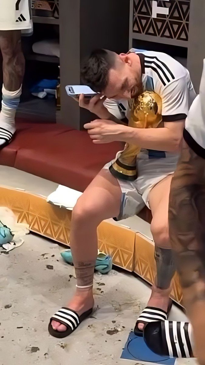 yo escuchando sus audios