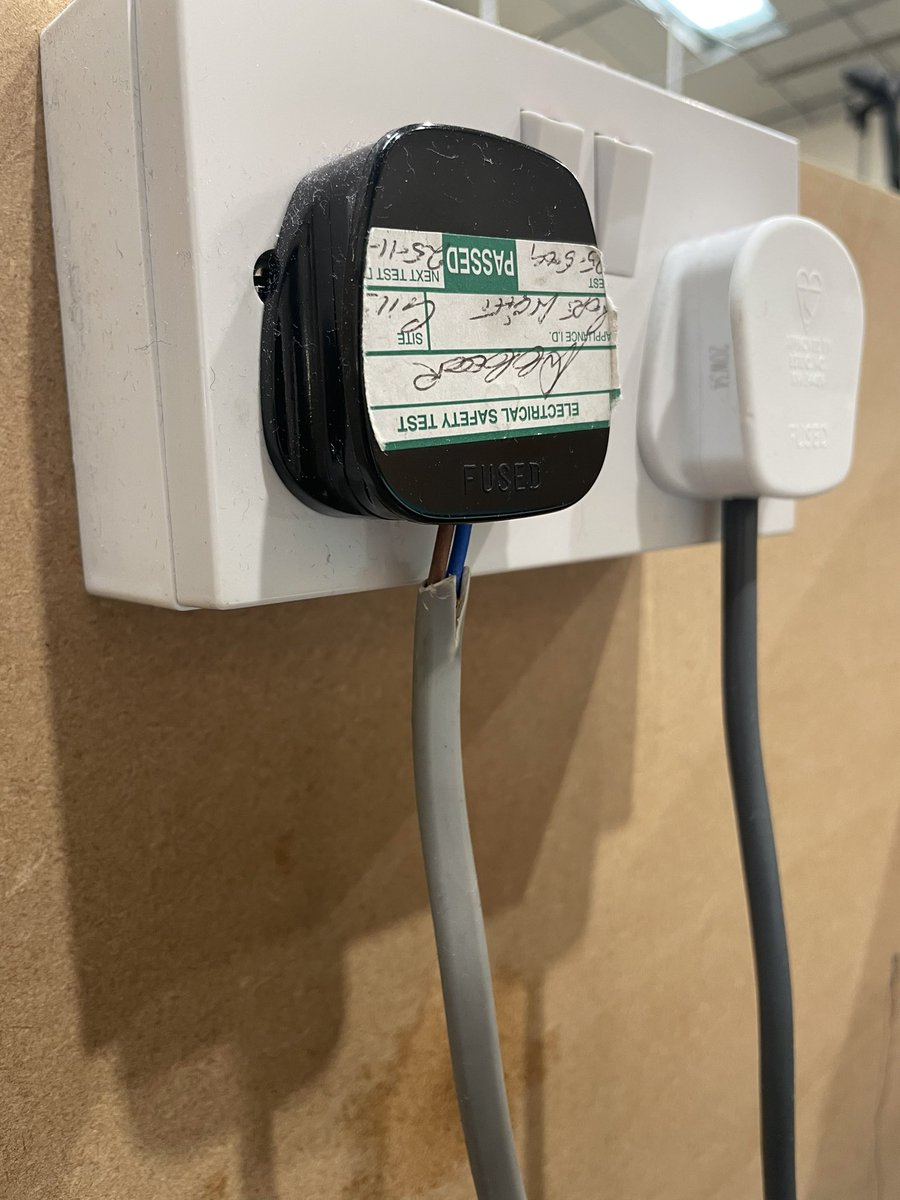 CardiffPATLtd's tweet image. It’s time for #FailOfTheWeek and this week we had a few at a new-to-us clients premises

184 Items tested
❌12 Fails
⚡️6 High risk of electric shock
🔥 5 High risk of a fire

All failed items had been passed by previous PAT supplier and were in use on the day