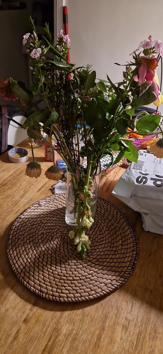 fi_ratcliffe's tweet photo. @marksandspencer shame my mother's day flowers I received haven't lasted at all. In comparison, some I bought in lidl are still going really strong! https://t.co/EdkXy289GF