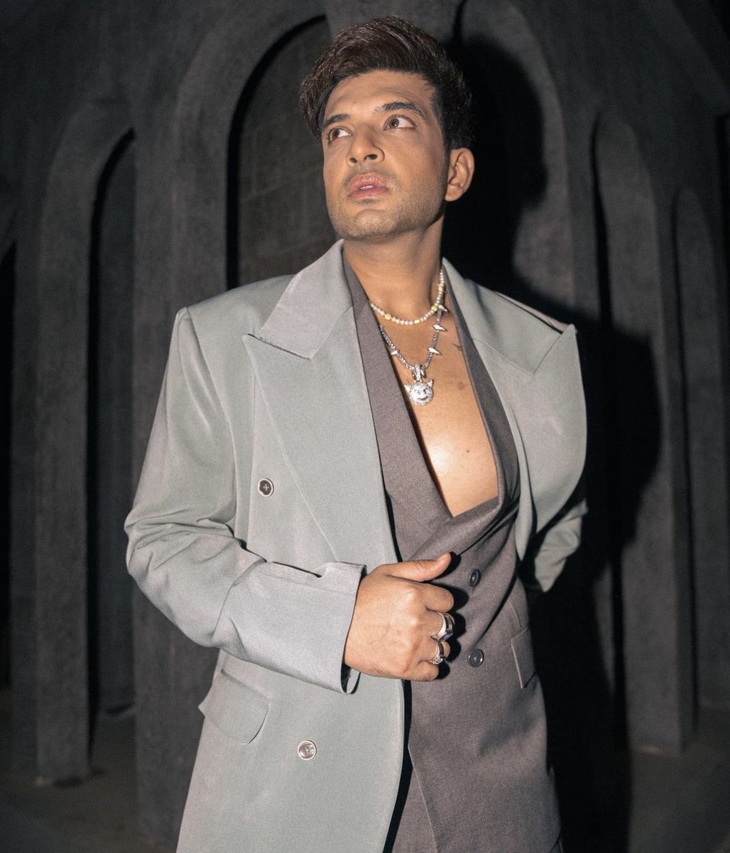 GMediaGroupCa's tweet image. #KaranKundrra at the Humgama Style Icon Awards 2023 

#TVActor #handsome #looks #teja #awards #style #GMediaGroup