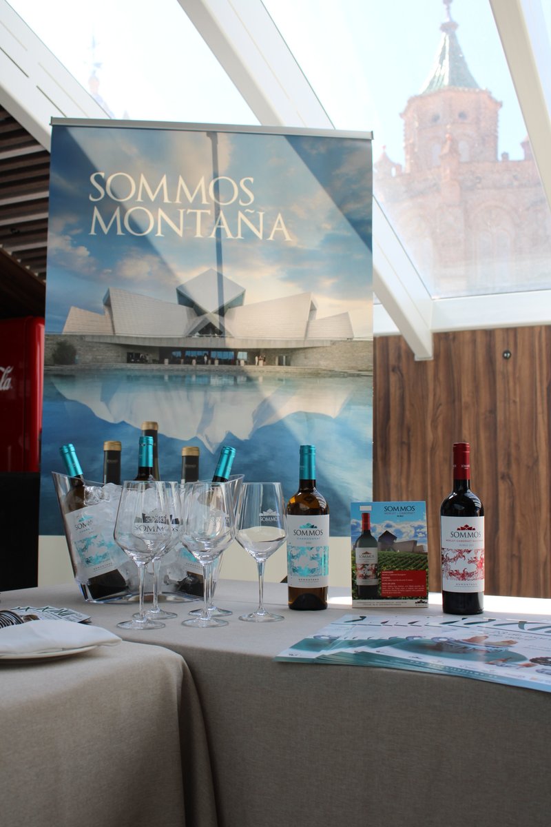 ¡Atención, turolenses! Hasta el próximo 2 de abril, puedes disfrutar de más de 100 tapas en 30 establecimientos de la provincia de Teruel maridadas con Sommos Chardonnay o Sommos Roble. 

La Ruta del Perolico te ofrece el mejor cuchareo en formato mini. cutt.ly/B4IVMLB