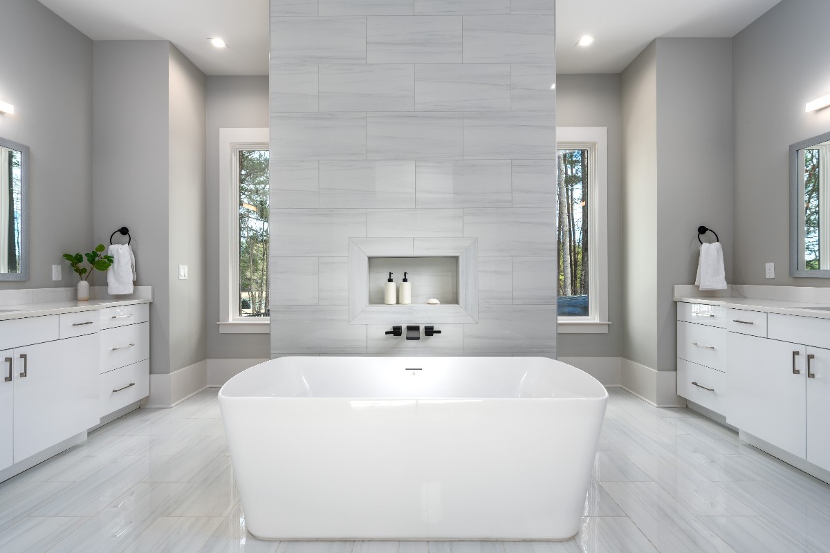 jwrightbuilding's tweet photo. Discover our stunning new owner's suite in Hoover! At J. Wright Building Company, we blend contemporary design with warmth and charm for a luxurious and inviting space. Let us bring your dream home to life: https://t.co/D98hEkVbRC #CustomHomeDesign #HomeBuilder #JWrightBuilding https://t.co/OnvIK2F3f7