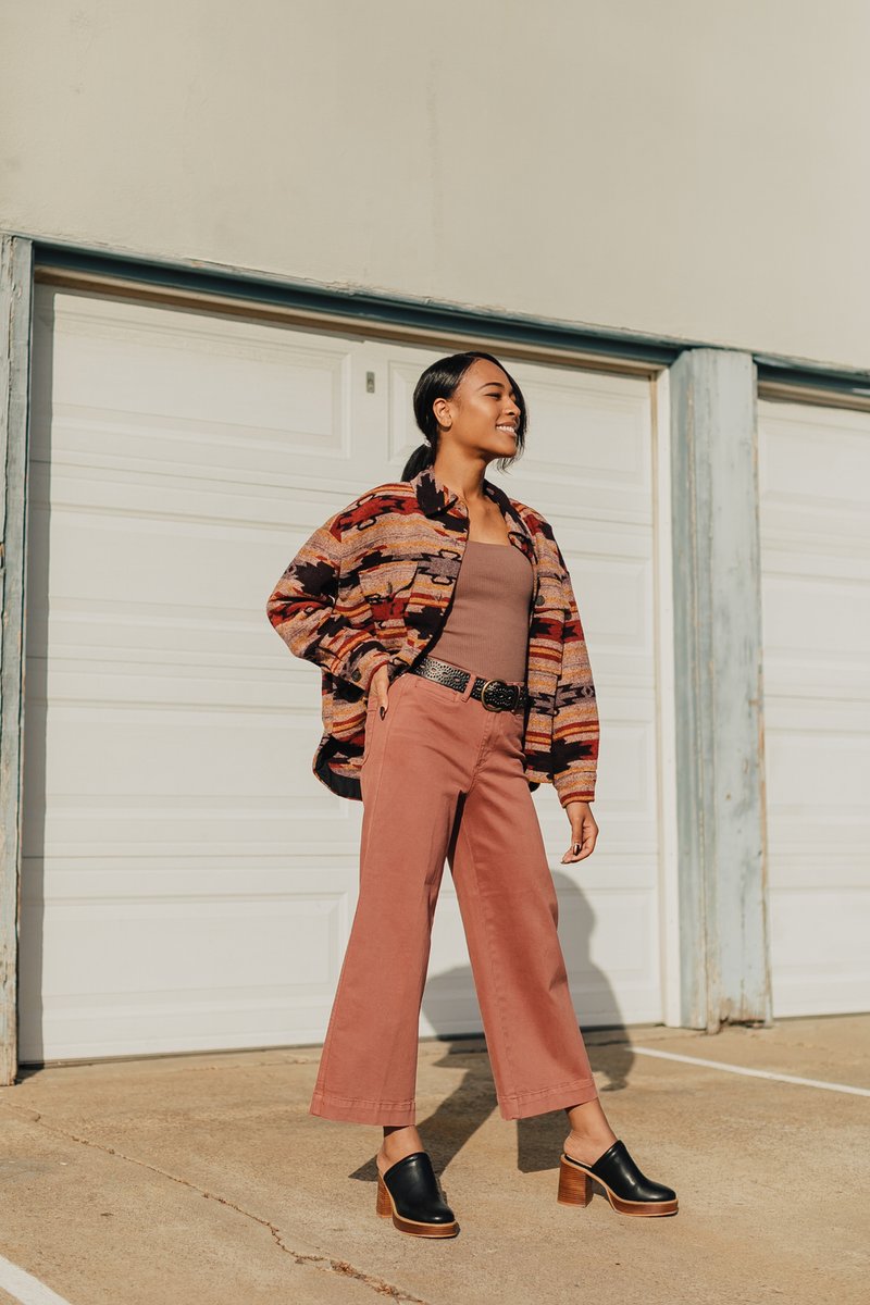ThreadandSeed's tweet photo. 🚨Back in stock alert! 

The Greer in Mocha is here and we are ready for all the neutral looks this pant can create. 

Grab yours before they’re gone again 🤍

.⁣
.⁣
.⁣
.⁣
.⁣
#outfitgoals #trendyoutfits #outfitstyle #stylegoals #outfitsideas #outfitideas #styl https://t.co/4NZxGDq2Z8