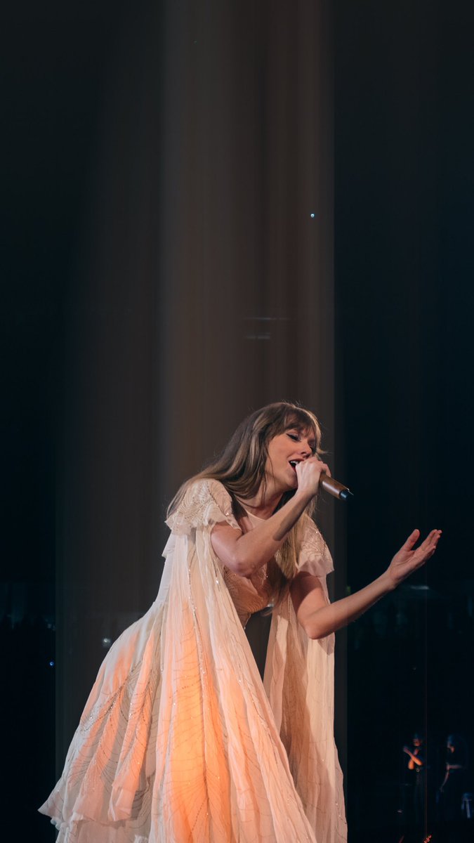 eratourpics ★ (@eratourpics) on Twitter photo 