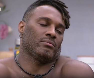 centralreality's tweet photo. Fred imitando o meme da Amanda. Ele disse que é como ela é vista aqui fora pelo público. #BBB23 https://t.co/KUdQSH2zdI