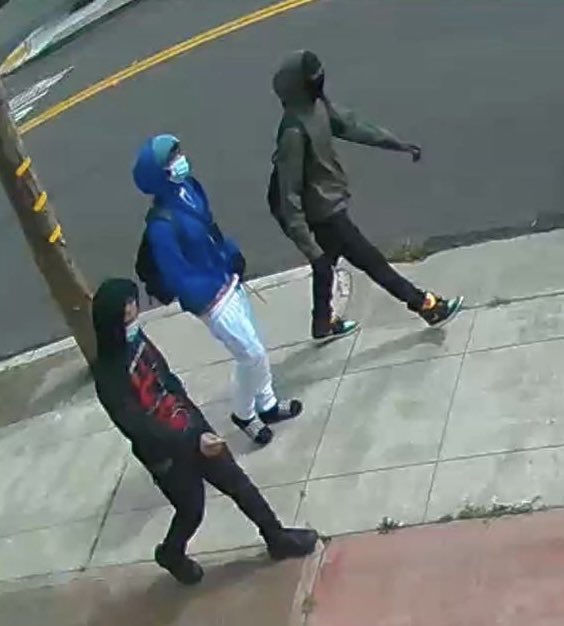 henrykleeKTVU's tweet photo. They hit &amp; knocked 23yo woman to the ground &amp; stole her keys near Garcia &amp; Park in San Leandro &amp; ran away as victim’s bf gave chase. “She’s pretty shook up,” bf’s sister tells me. “I think it’s really sad that they’re so young &amp; doing stuff like that.” @SanLeandroPD on the case https://t.co/vzoptBkOwa