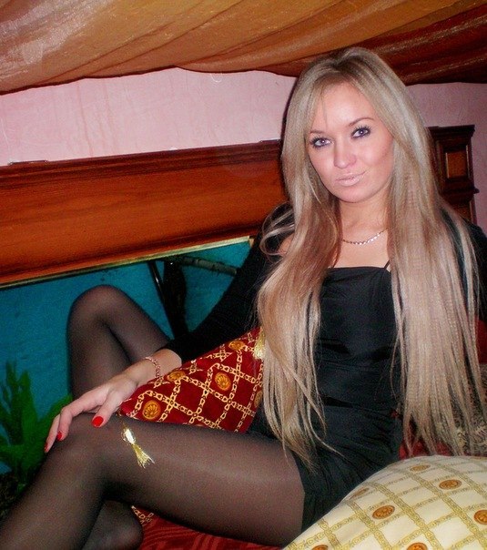 Amateur Pantyhose on Twitter "Beautiful blonde in black pantyhose"