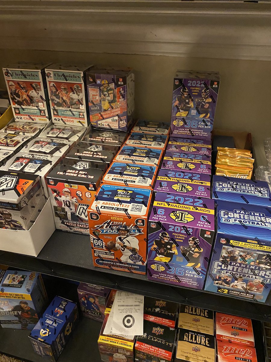 Is anyone seeing the Zenith or Illusions on their Wally shelves? Seems like the Illusions were 1 or 2 restocks and done. 🧐
@CardPurchaser 