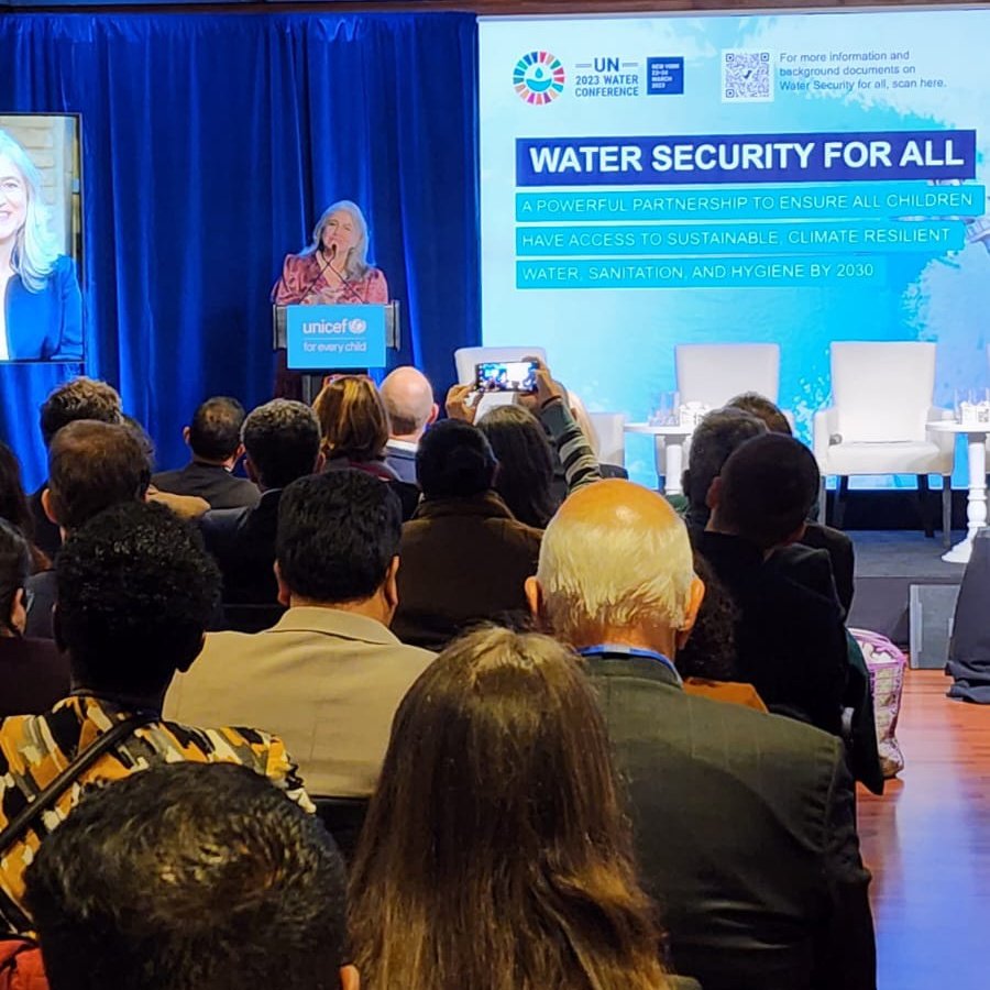 En evento con @UNICEFenEspanol también expuse el panorama de Colombia frente al acceso a agua potable en zonas rural y urbana. Como país invitamos a apoyar proyectos en beneficio de niños, niñas, mujeres y, en general, de la población que aún no tiene acceso a este servicio vital
