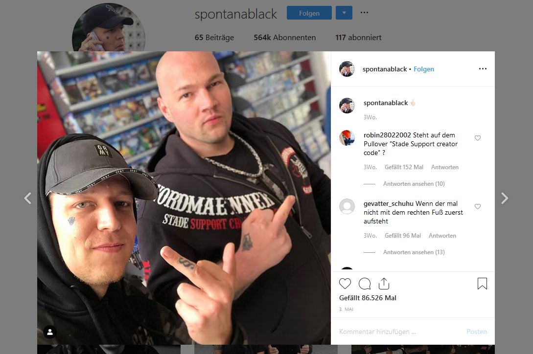 realerwaschbaer's tweet photo. Upsi dupsi wer lässt sich denn da mit Nazis ablichten was ein Zufall erklärt vielleicht auch seine Ansichten bezüglich Abschiebungsrecht https://t.co/Z4tDstzNaN