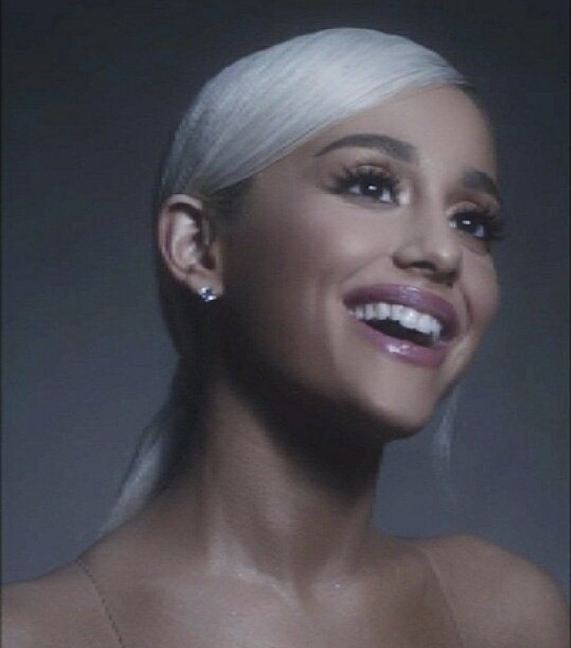 omggiaw's tweet photo. just the other day i was thinking about how ariana grande really did help me a lot through high school. during high school life sent me so many curve balls! ari and this beautiful community has shown me so much love, support, and kindness 💗@rembeauty 
#10YearsOfArianaGrande 💧 https://t.co/oGokG82igh