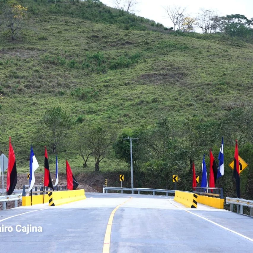 CmdtFederico's tweet photo. 🚧🥳 MTI || INAUGURACIÓN

▶️ Nuestro Buen Gobierno Sandinista, a través del MTI,  inauguró este viernes 24 de marzo el Nuevo Puente Kilambé de 25 metros de longitud, en Wiwilí, Jinotega. 

#Nicaragua
#ManaguaSandinista 

🔽🔽🔽 https://t.co/Zdji2STv71