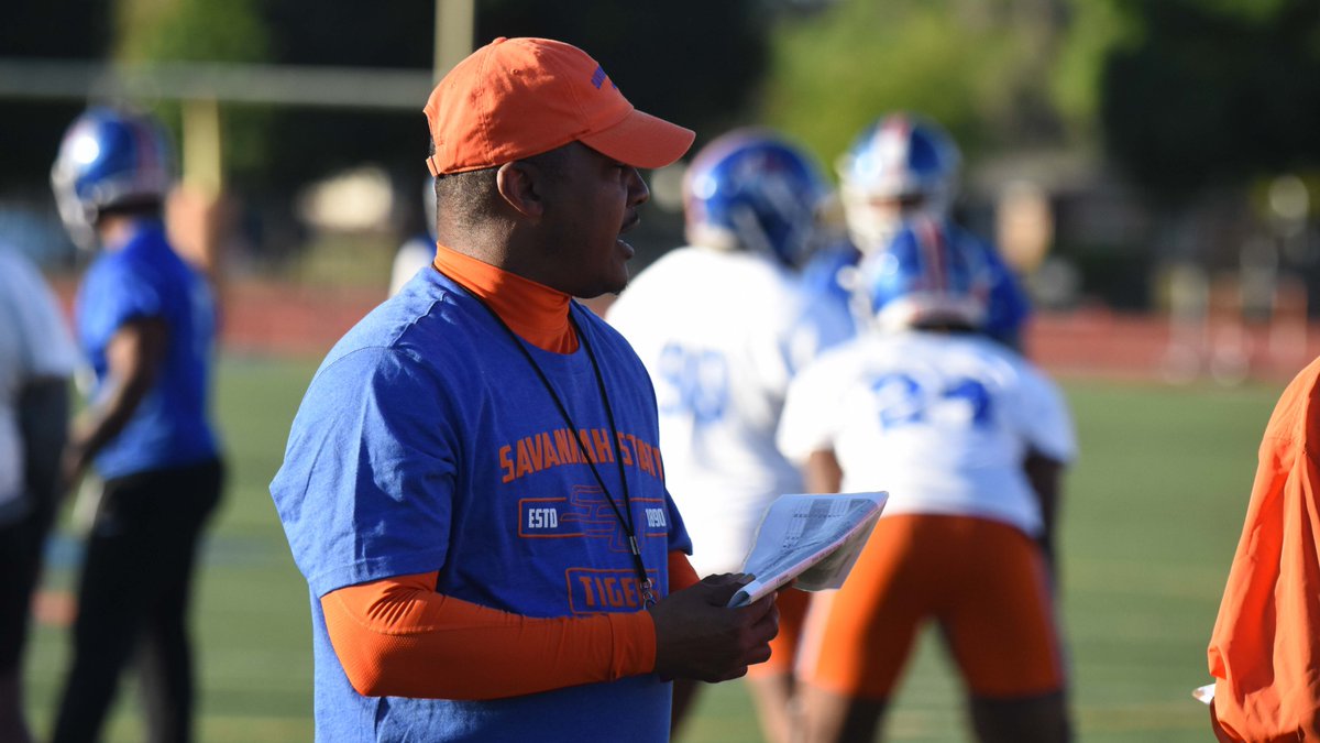 SavStateTigers's tweet photo. 𝙆𝙚𝙡𝙩𝙤𝙣 𝙇𝙚𝙖𝙙𝙨 𝙏𝙞𝙜𝙚𝙧𝙨 𝙄𝙣 𝙎𝙥𝙧𝙞𝙣𝙜 𝙊𝙧𝙘𝙝𝙚𝙨𝙩𝙧𝙖 𝙊𝙛 𝙏𝙝𝙚 𝙋𝙞𝙜𝙨𝙠𝙞𝙣 𝘿𝙖𝙣𝙘𝙚

𝙛𝙚𝙖𝙩𝙪𝙧𝙚 𝙨𝙩𝙤𝙧𝙮  🔗 https://t.co/4Z98iDwQUz

#HAILSSU | #RYSSAVANNAH https://t.co/D6JtNTDDkx