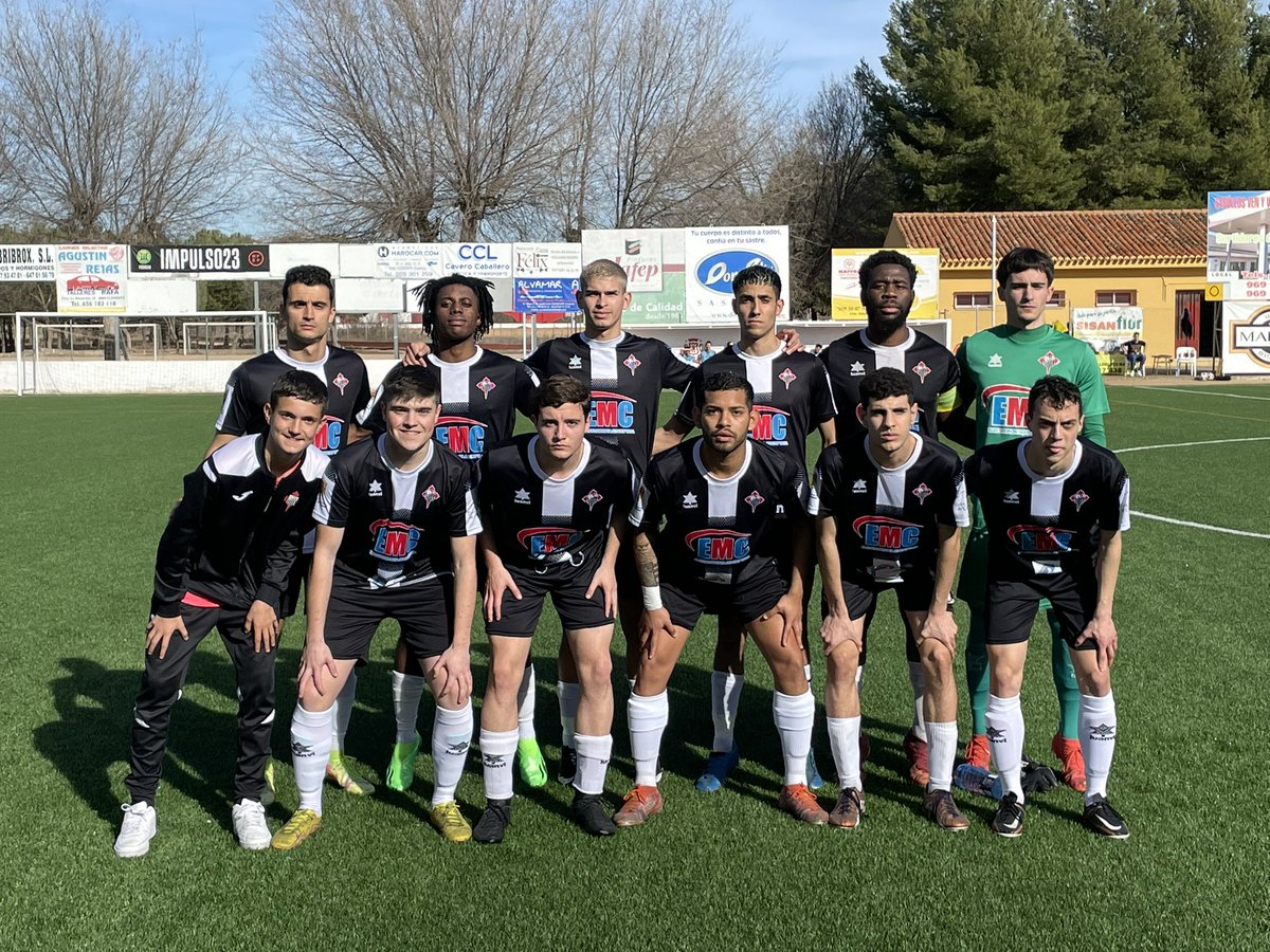 cdbcriptanense's tweet photo. 🗣Jornada3️⃣0️⃣
🆚La Roda C.F.
📆Domingo 26 de Marzo
🕘17:00
🏟Municipal
📍La Roda
.
#LaUnionHaceLaFuerza 💪🏻
.
#JuntosPorUnSentimiento 🖤
. 
⚫⚪ 1,2,3 UNIÓN ⚫️⚪️
. 
#cdbcriptanense #unión #criptanense #primerapreferente #fútbol #castillalamancha #tierradegigantes https://t.co/r8BYxnjdhG