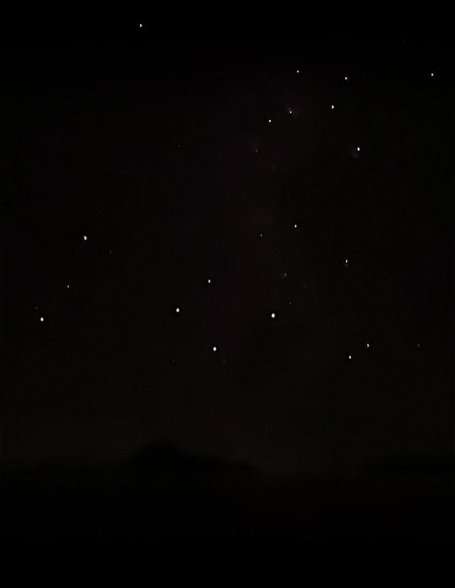 nutkinsc's tweet image. These never disappoint, but this evening is particularly stunning #sthelena #island #stars #satellites #rockets #southerncross #crux #orion