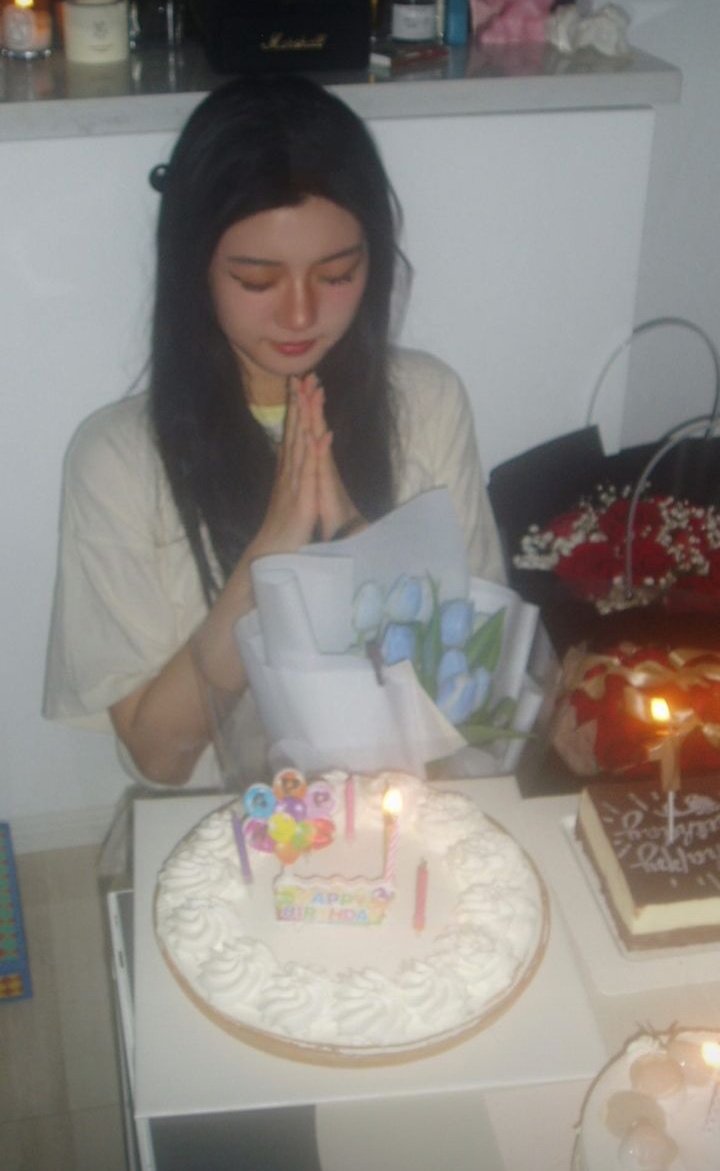 I've heard of this “better late than nevah” so here I am. March 22, happy bday my pretty self.