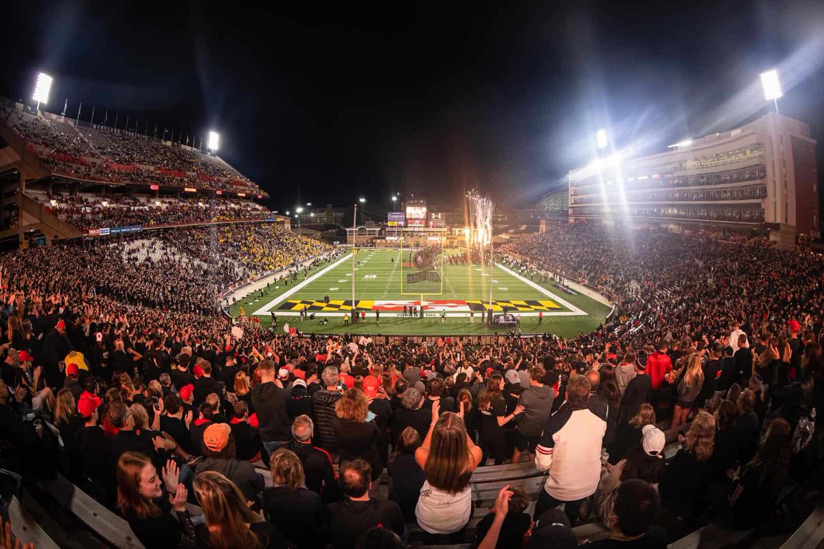 T_mallory10's tweet photo. After a great conversation w/ @pgreat81 , I'm blessed to receive my first Division 1 offer from Maryland University !!! #AGTG † 
@TerpsFootball @RivalsFriedman @Coach_Mella @MohrRecruiting https://t.co/axiQOM6I2r