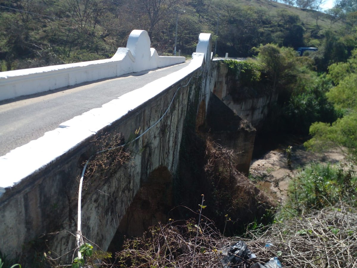 thmeaiu's tweet photo. Puente #Xolacay (Lugar entre micos) es uno de los 3 bellos puentes similrares construído en el tiempo de Jorge Ubico en #Cubulco y sus alrededores. Una bella construcción que puedes encontrar si vienes de visita a #LasVerapaces en #Guatemala https://t.co/t1ftL35JQB
