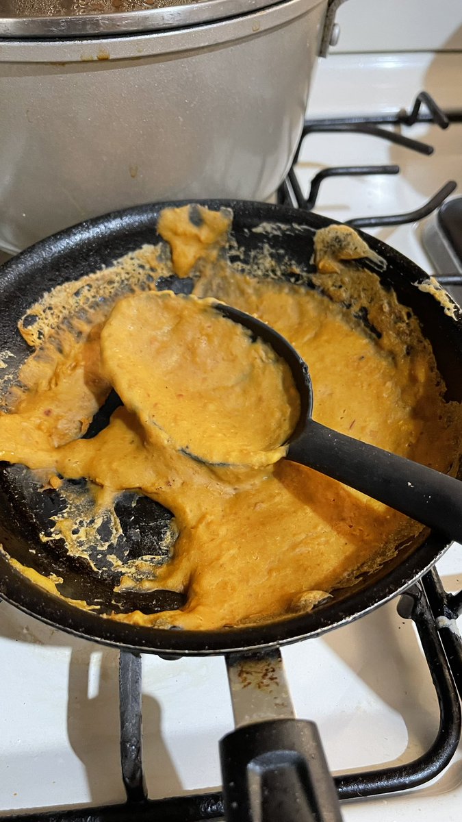 pizzerobailarin's tweet image. Que afortunado que soy, mi abuela se avienta estos tamalitos con ejotes en chile y frijolitos maneados que le quedan criminales y bien amable me invita a comer. #Abuela #Sinaloense #Tamales #EjotesConChile #CHTMBenAffleck