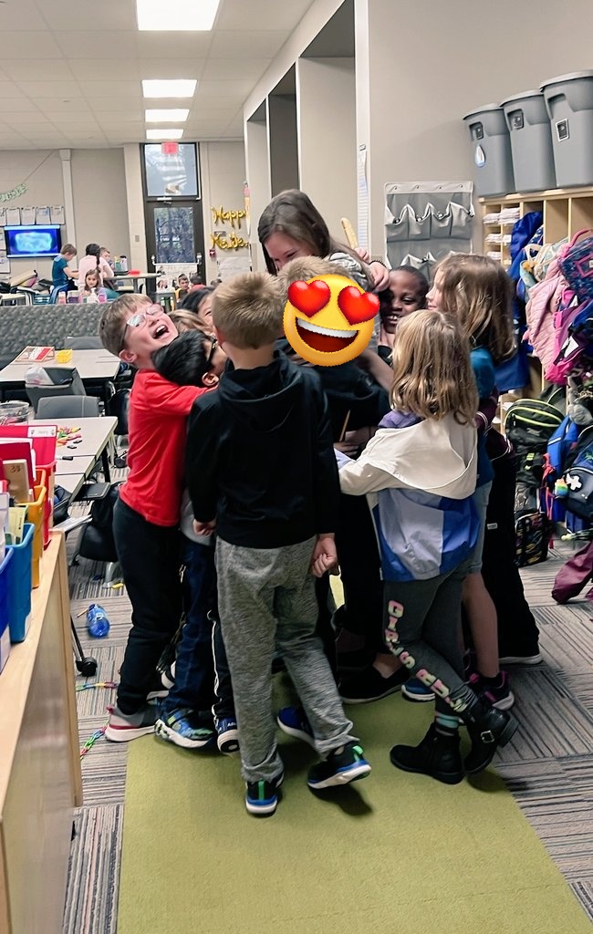 OlixClass's tweet photo. Little surprise to say hello &amp; they all jumped up for a group hug 🥰 They are my why ❤ @ayerelementary #LookAtThoseSmiles! https://t.co/JyJP5urRnh