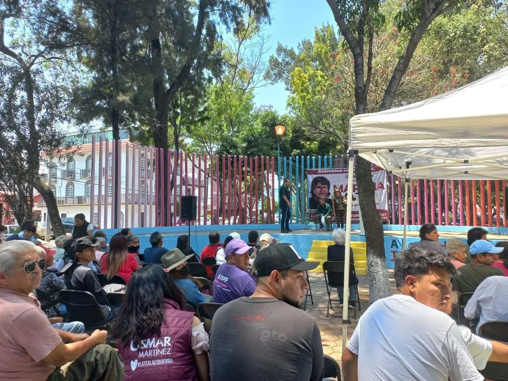 MarthaAvilaCDMX's tweet photo. Hablamos de la #Ley3de3, iniciativa que ingresé esta semana y tiene como objetivo negar el acceso a puestos de elección popular a agresores, acosadores o deudores alimenticios. 💜
#MARTHAAVILA 🦋
#terindocuentas ✍️
#sigamostransformandoiztapalapa 💜💚🌸
#NingunAgresorEnElPoder https://t.co/6eNJCcB44W