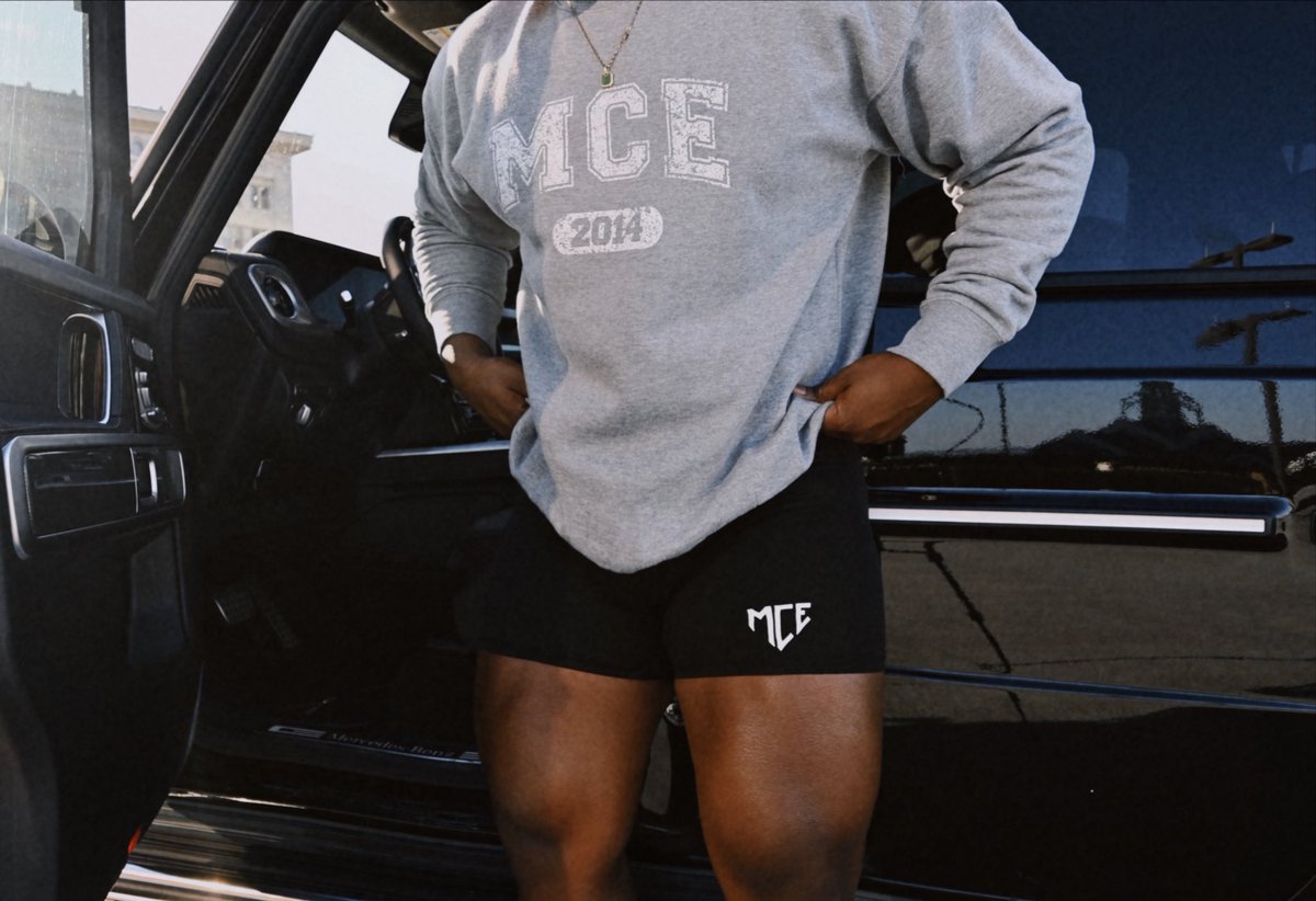 mcecreations's tweet image. Lil spring FREE GIVEAWAY! 🚨 To enter to win, simply retweet and you must be following. Winners will receive a free crewneck and bike short combo to live your princess Diana fantasy. 4 winners will be chosen Monday 3/27. Good luck! 🤍🖤