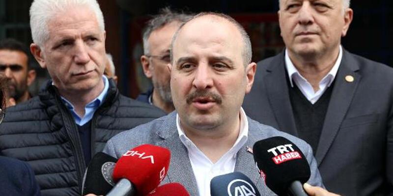 cnnturk's tweet photo. Bakan Varank: Depremzede işletmeler KOSGEB kredilerine başvurabilir https://t.co/ICHKFymXnr https://t.co/kWrfDwAqVv