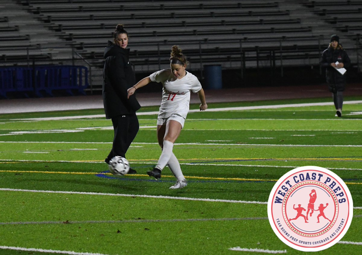 westcoastpreps_'s tweet photo. Nos. 30-26 of the Bay Area Girls Soccer Top 45 are out.

Story: https://t.co/KjQeAAkZh9 https://t.co/zyGEClW3Ew