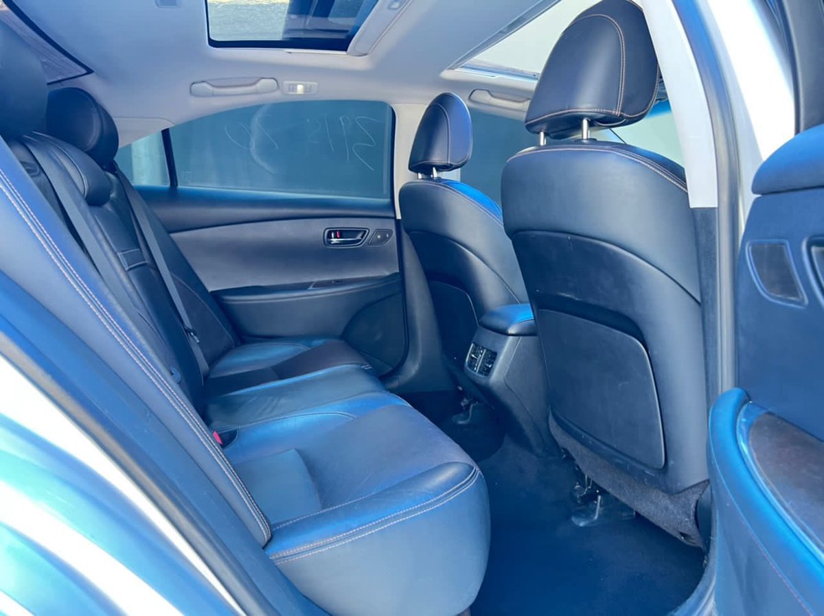 AwololaRildwan's tweet photo. STUPIDLY CLEAN TOKS🥵📌📌 💥Year 2010 PANORAMIC ROOF THUMBSTART BUTTON REVERSE CAMERA BLUETOOTH VOICE COMMAND 🥵Engine Sweet leather interior  Actual Mileage is 122k  Engine is super Sonic  Gear na form 8 M💥✅#GOOAL #TechnoxMtn5G #SuperEagles https://t.co/NZn7u2iVfP