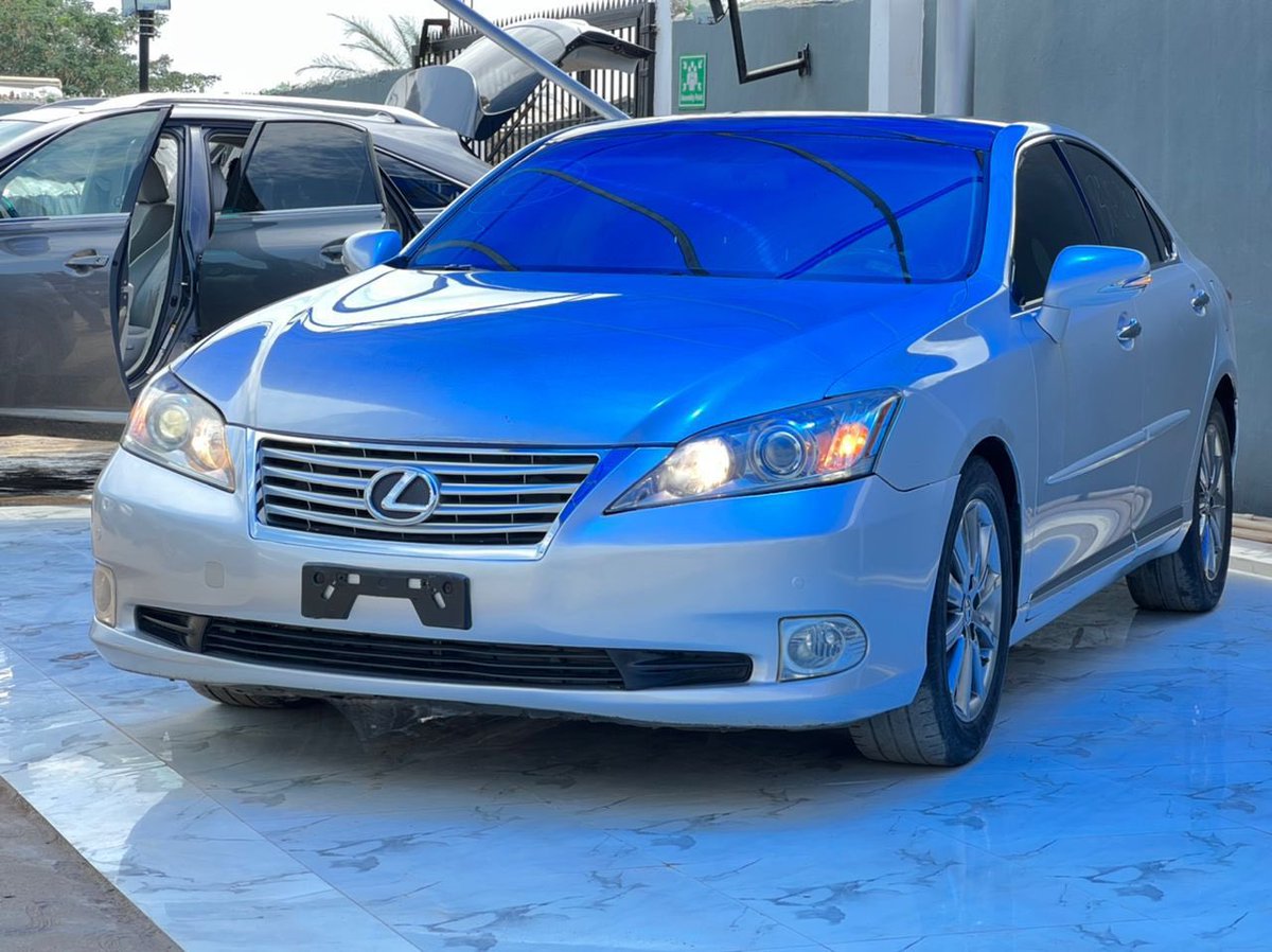 AwololaRildwan's tweet photo. STUPIDLY CLEAN TOKS🥵📌📌 💥Year 2010 PANORAMIC ROOF THUMBSTART BUTTON REVERSE CAMERA BLUETOOTH VOICE COMMAND 🥵Engine Sweet leather interior  Actual Mileage is 122k  Engine is super Sonic  Gear na form 8 M💥✅#GOOAL #TechnoxMtn5G #SuperEagles https://t.co/NZn7u2iVfP