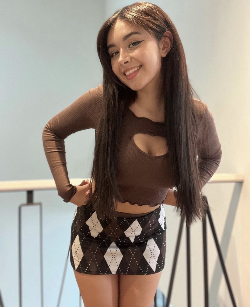 Simp4xlightmoo1's tweet photo. Happy Friday everyone 💖💖 https://t.co/kZ8xqW4CFR