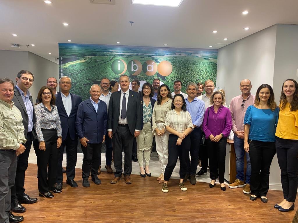 A pleasure to meet key representatives of the Brazilian #forest-based sector at IBA identifying ways in which ⁦<a href="/PEFC/">PEFC International</a>⁩ can support best Brazilian forestry, supporting local communities, smallholders and jobs while improving the delivery of environmental services