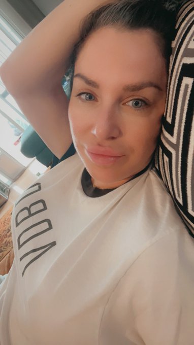 Good morning!  Hope you all have an amazing day!  ❤️❤️ https://t.co/8n4AhJK4VW