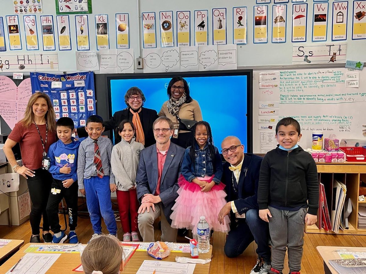 WPCollegeOfEd's tweet photo. Celebrating π #ReadAcrossAmerica π
@Paterson_Public School 5 with @chenglibrary
"Real Men Read" campaign. Our #wpunj volunteer is Provost Dr. Josh Powers reading to the first grade students! #DoGoodWP #books #Reading https://t.co/EempGHwYLs