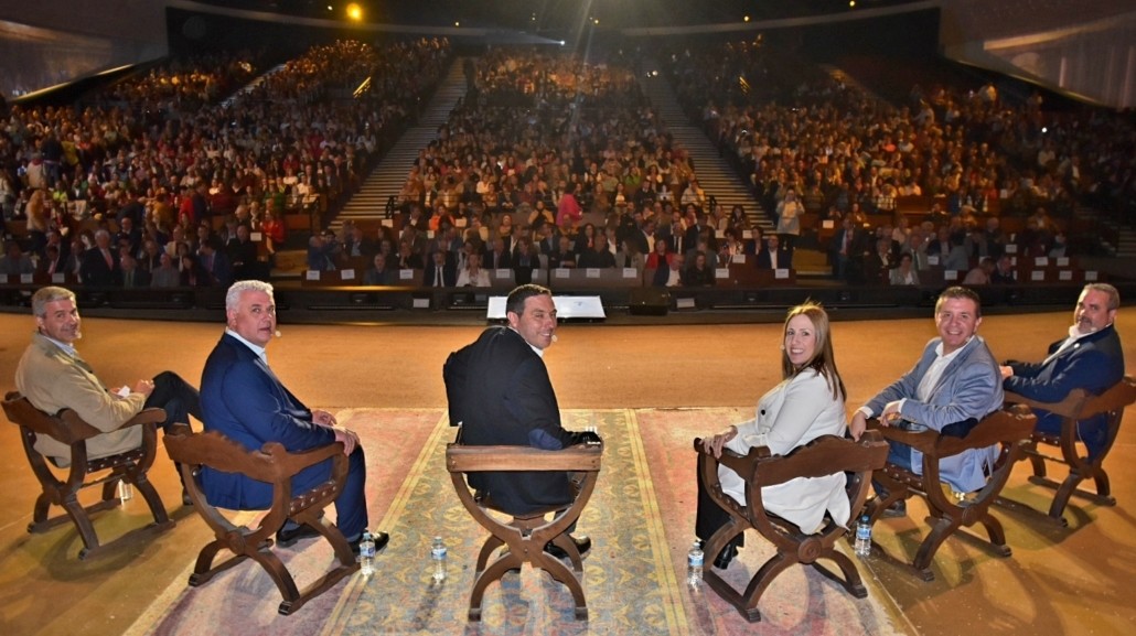 La_Cerca's tweet photo. #Albacete Cabañero subraya el papel de los Grupos de Desarrollo Rural como "los mejores ‘guías’ para ofrecer a los pueblos los ‘tratamientos diana’ que realmente necesitan" @gobjccm @dipualba @PuyDuFou_Espana @UCLM_es https://t.co/OLHieeRtqZ https://t.co/JNHLd34O59
