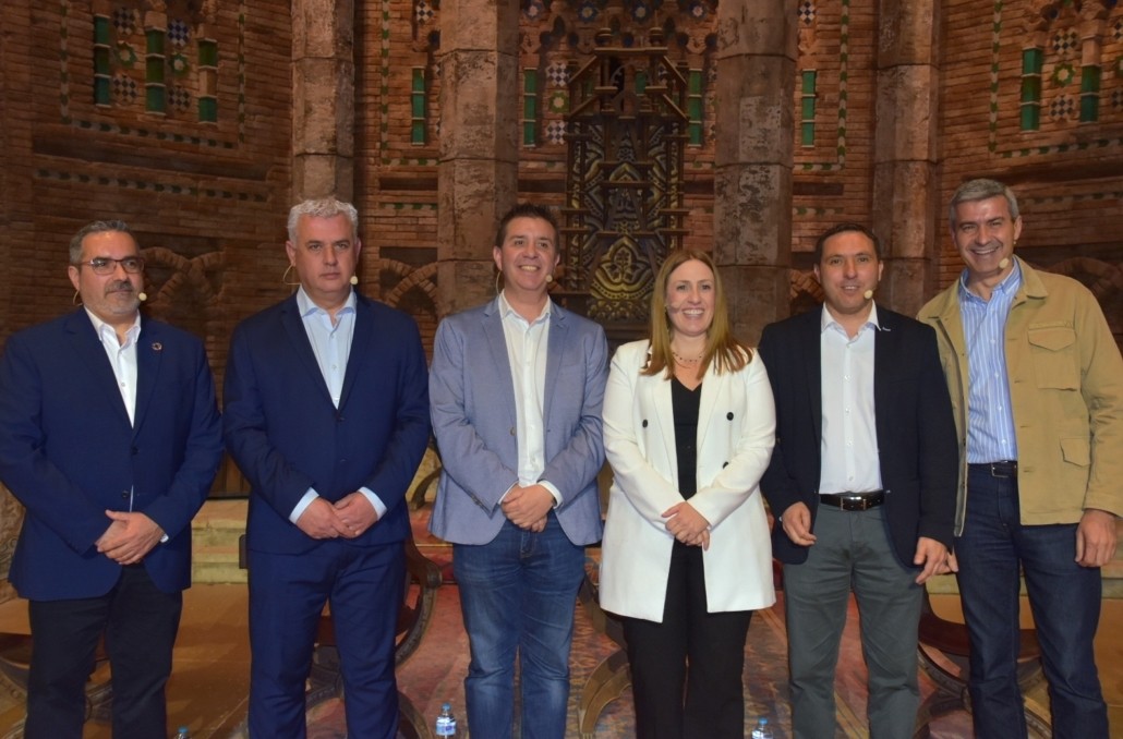 La_Cerca's tweet photo. #Albacete Cabañero subraya el papel de los Grupos de Desarrollo Rural como "los mejores ‘guías’ para ofrecer a los pueblos los ‘tratamientos diana’ que realmente necesitan" @gobjccm @dipualba @PuyDuFou_Espana @UCLM_es https://t.co/OLHieeRtqZ https://t.co/JNHLd34O59