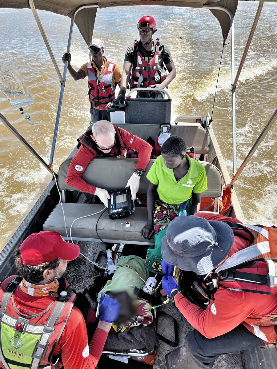 Malcolm_999's tweet photo. Joint mission, @UK_ISAR_TEAM &amp; @WFP boat to locate and rescue 80 yr old lady with open femoral fracture,
10 days after her house collapsed on her in #CycloneFreddy. In a local boat but unable to get to safety. Boat, pick-up and 4x4 move to hospital taking 7 hrs. @drjameshickman https://t.co/lWm5BB0Wsi