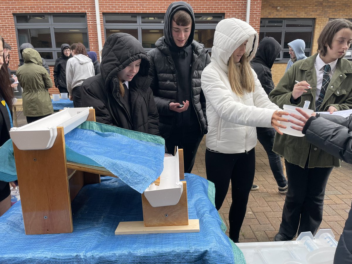 CGlenGeography's tweet photo. Our higher class had a fantastic afternoon taking part in a Hydrograph workshop with @GeoBus_StA developing their teamwork, problem solving and numeracy skills! Well done to all involved and a big thank you to our visitors! 🌍💧#geobus #activelearning #dyw https://t.co/e58QNfd38u