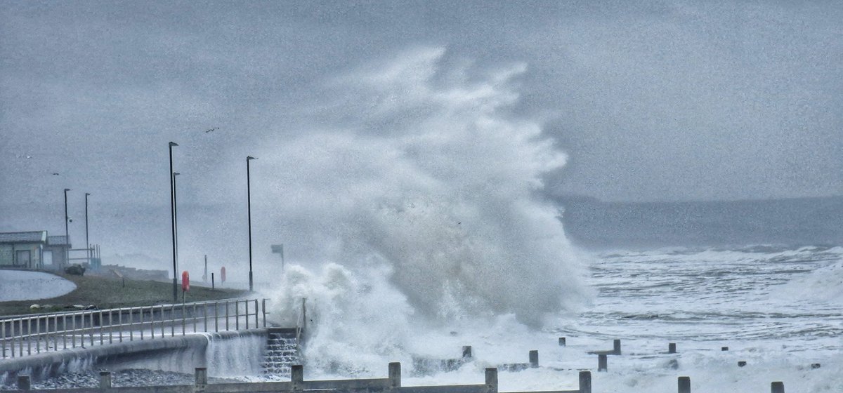 peteboggins's tweet photo. Tywyn promenade getting a battering this morning. #WALES #WaterAction #surf @Ruth_ITV
@NorthWalesStorm 
@visitwales https://t.co/LljsOCanQ3