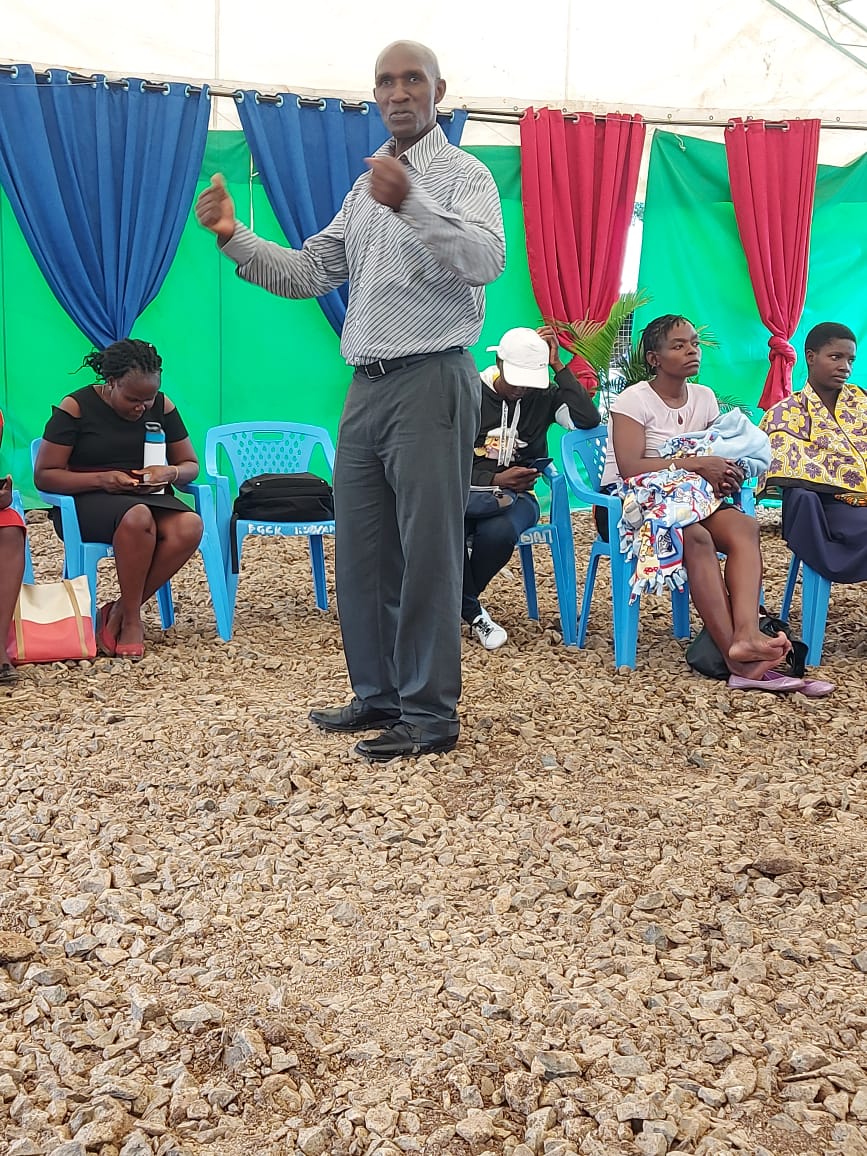 DAbrahamB's tweet image. Director Evans Gichana From Climate change Department @KisumuCountyKE addressing the research assistants on need of listening to community members and taking notes as most of the communities have been over-reseached
#VulnarabilityMapping
#CoProductionOfKnowledge
@Wanavijiji_sdi