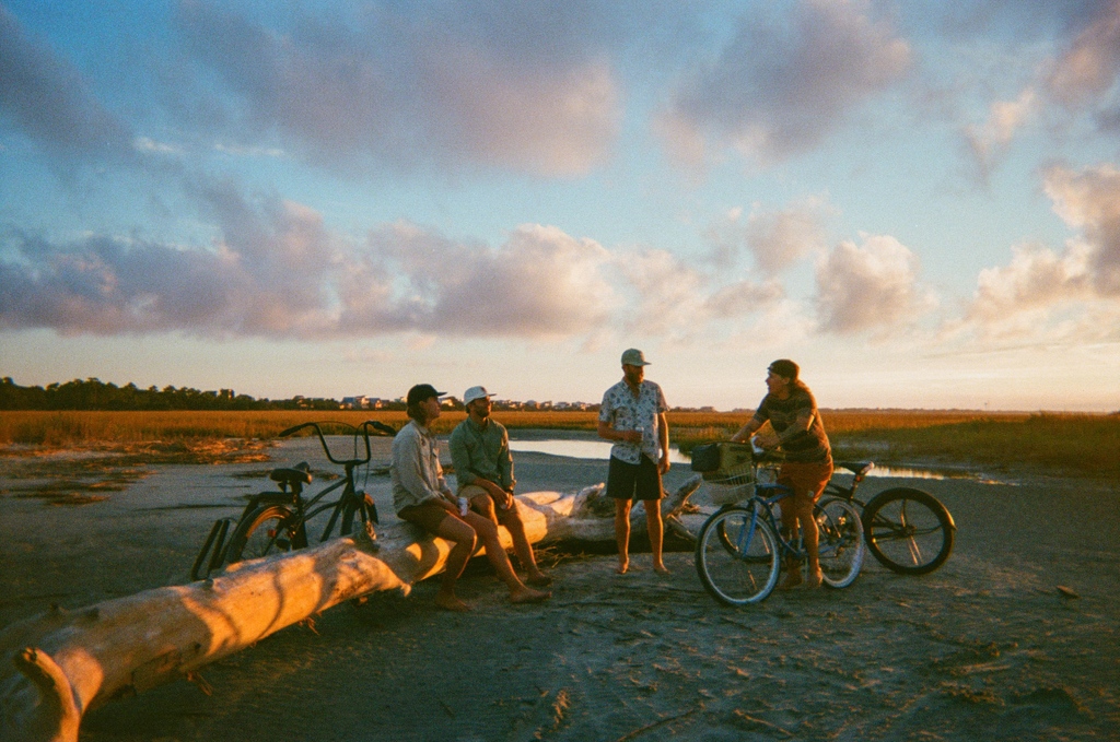 HowlerBros's tweet photo. // GATHER ROUND // Howler Ambassador Jesse Colten spinning a few yarns in South Carolinaโฆ
HEED THE CALL
#talltales
#chucktown
#probablynottrue
#35mm
#howlerbros
#heedthecall https://t.co/Mxn3udKdaz