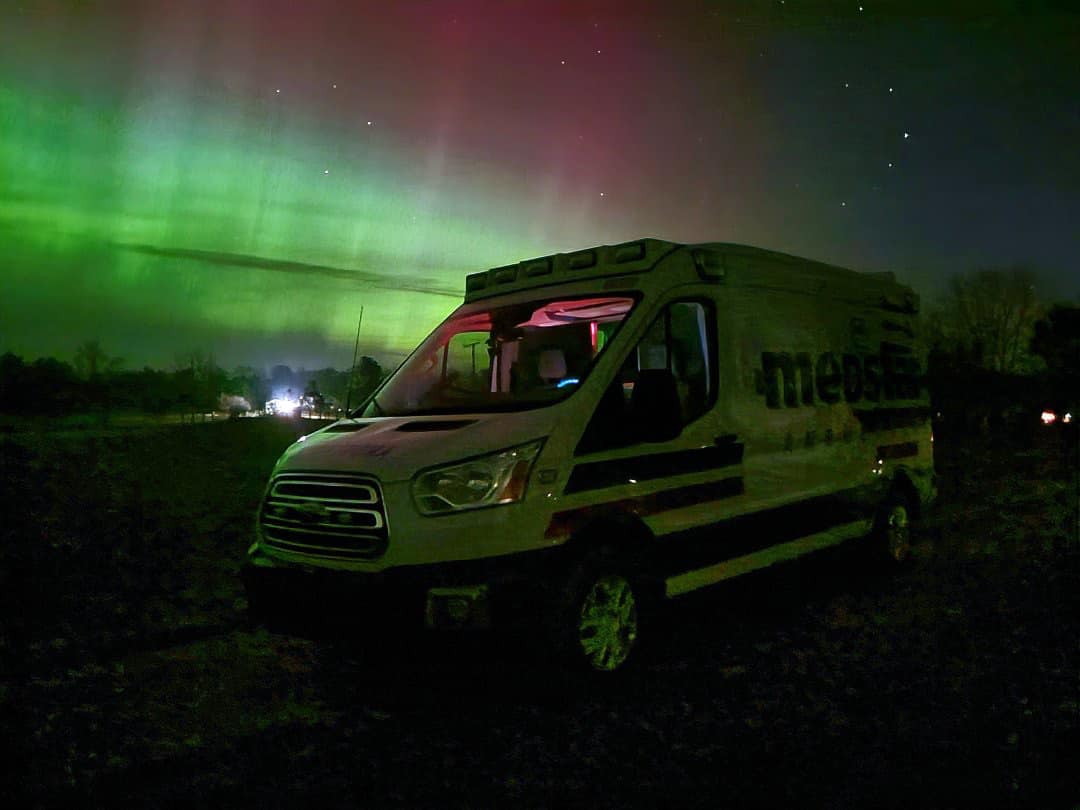 MedstarMich's tweet photo. Pretty cool photos captured last night of a Medstar Ambulance in the City of Lapeer with the aurora borealis.

📸 Credit: EMT Mike Mishler @ Lincat Photography and EMT Sarah Johnson Kat Eye Media https://t.co/761KIGMRIM