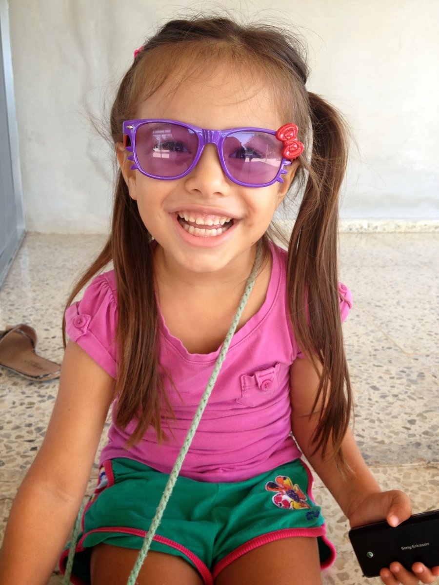 Öyle de güzel bir zamandı.. ne bulsa renkli üstünde, sonsuz gülüşler, mutluluk..AŞK...🩶🩶 mutluluğumuzu çaldınız, hayat durdu.. gülüşlerimiz soldu..
#isiasmühürlübina
#isiasortakdavamız