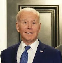 I Meme Therefore I Am 🇺🇸 on Twitter: "Biden looks like the lights are