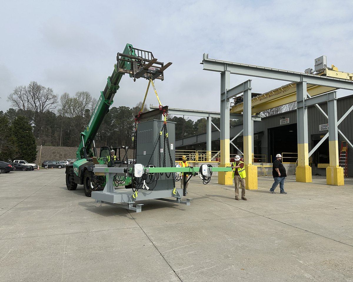 AllisonSmithCo's tweet image. Introducing our shiny new EV charging station! 🔌🚗 Our innovative modular and prefab team designed and installed the station which is now fully operational and ready for our employees to juice up their electric vehicles! #ModularMagic #GreenConstruction #SustainableDesign
