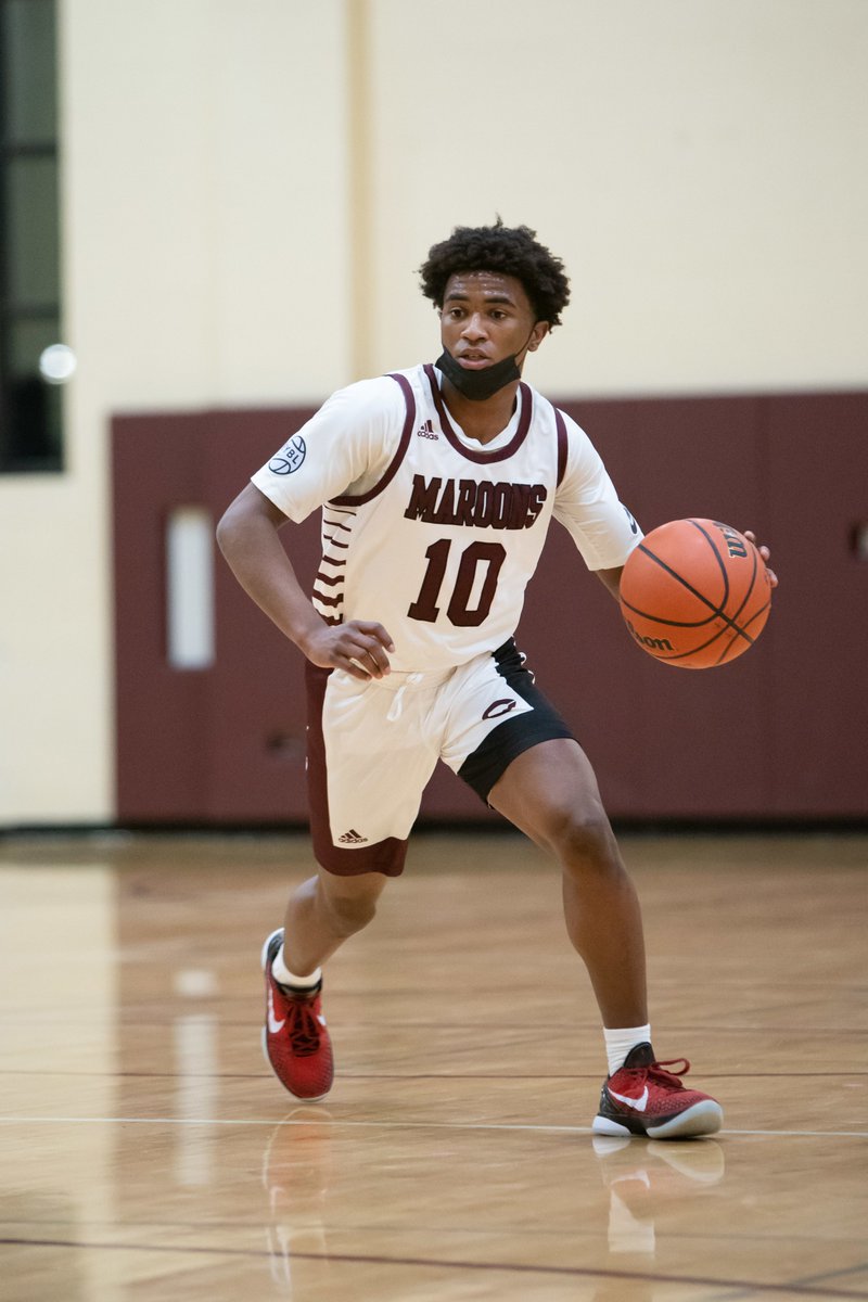 Illinois Basketball Coaches Association (IBCA) names Xavier Nesbitt 1st Team All-State. Xavier led all scorers in IHSA Class 2A averaging 28.5 PPG leading the 17-14 Maroons to a Regional Championship. Nesbitt is heading to Harvard next year. #MaroonPride #IHSA